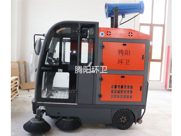 TY-2000型电动驾驶式扫地车