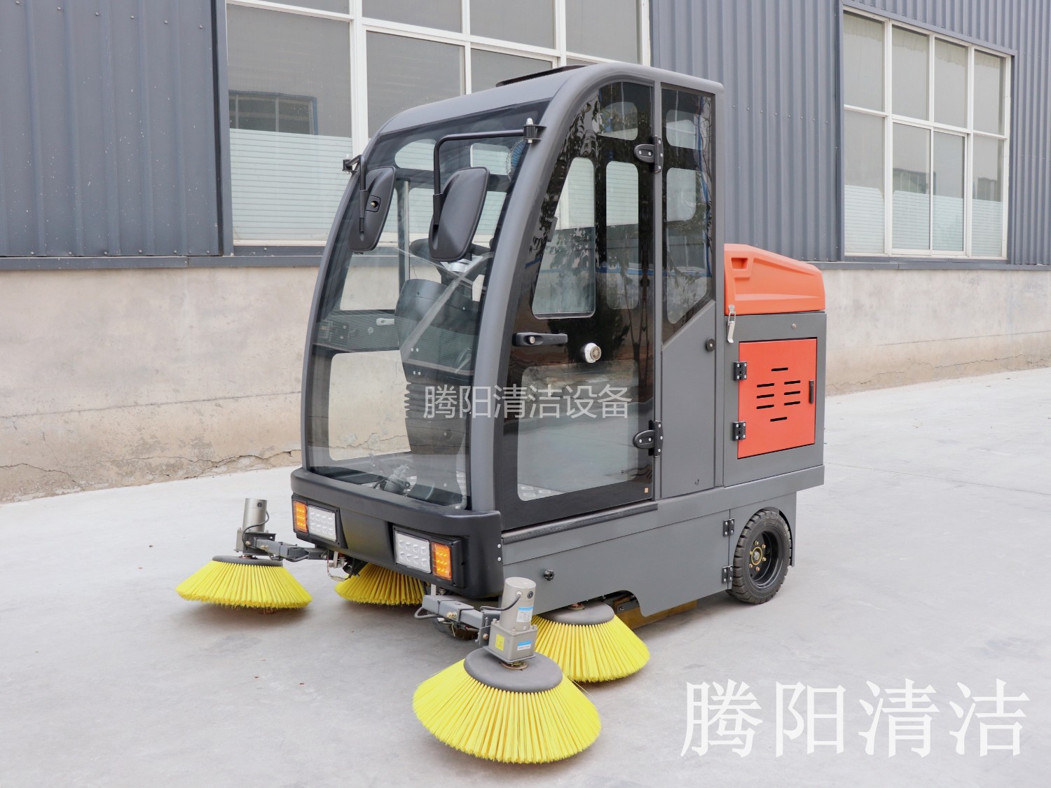 嘉云电动扫地车